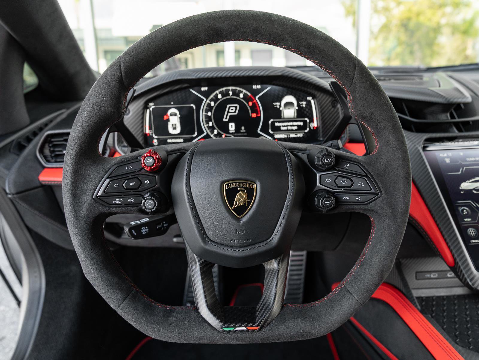 Used 2024 Lamborghini Revuelto image 10