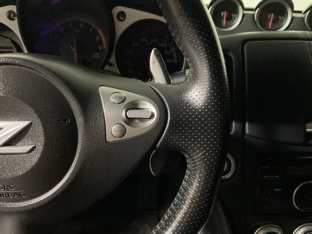 Used 2014 Nissan 370Z Coupe RWD image 25