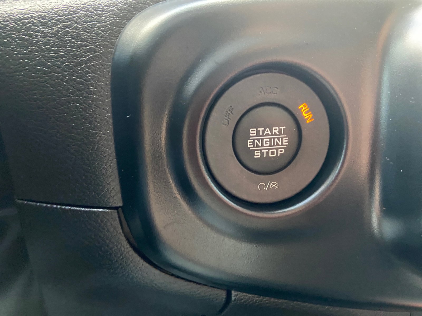 Used 2023 Jeep Gladiator Sport image 30