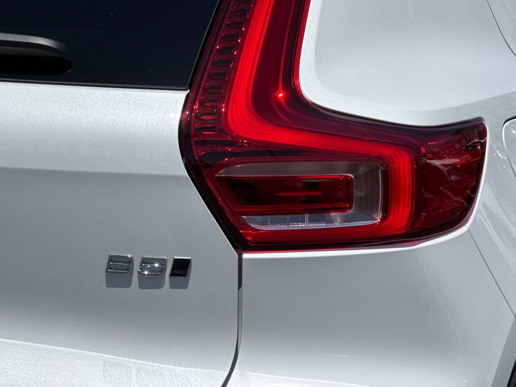 New 2026 Volvo XC40 B5 Core w/ Climate Package AWD/4WD image 26