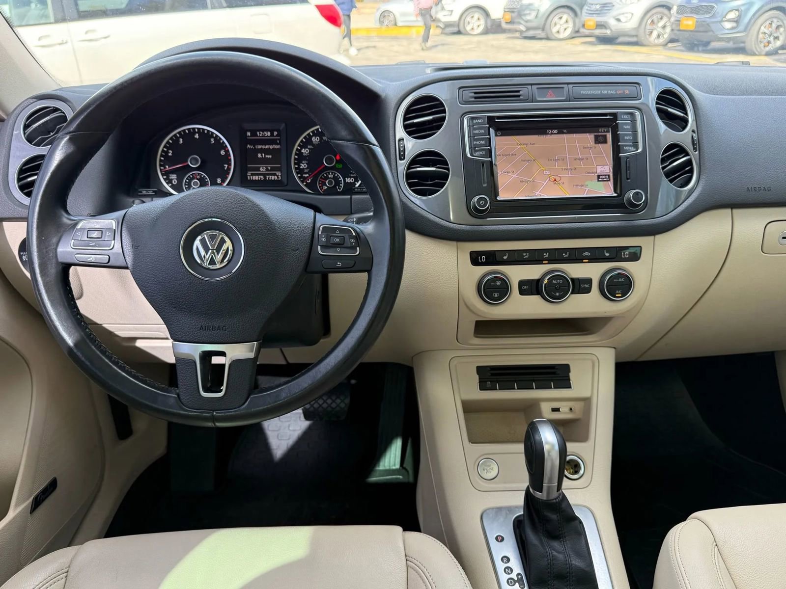 Used 2017 Volkswagen Tiguan SEL image 26