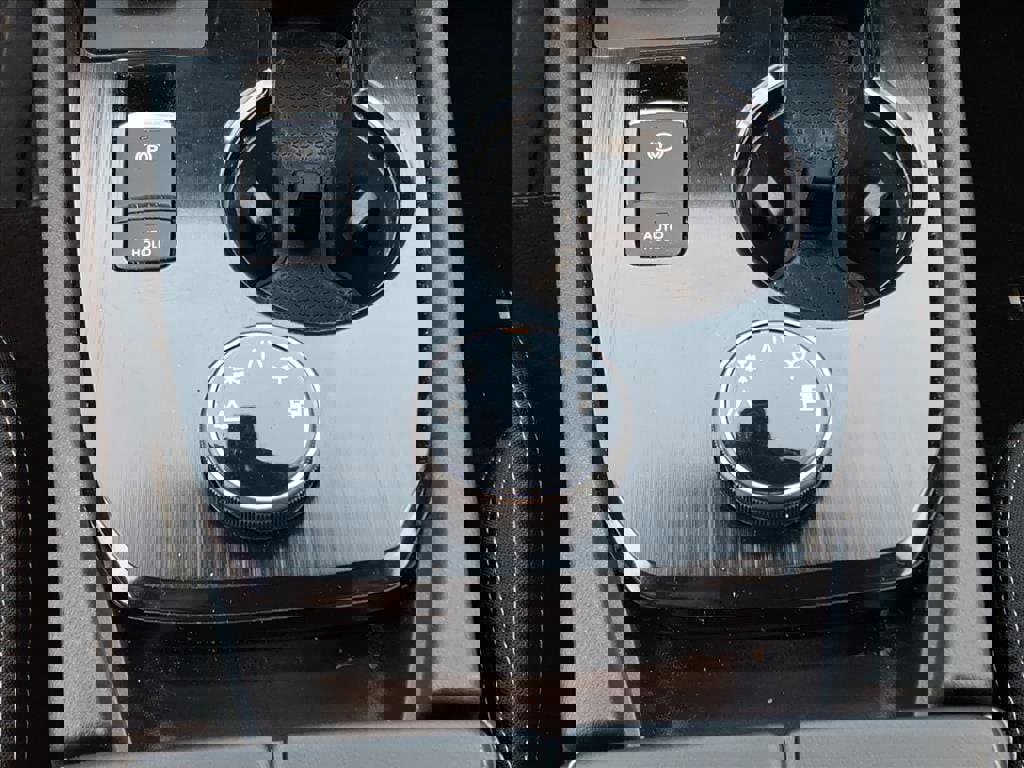 Used 2024 Nissan Rogue SV image 14