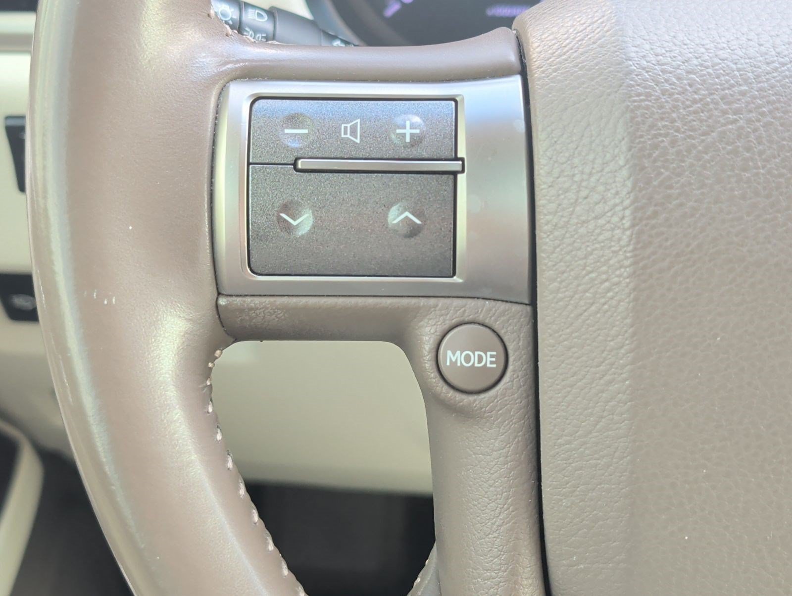 Used 2014 Lexus GX 460 w/ Premium Package AWD/4WD image 14