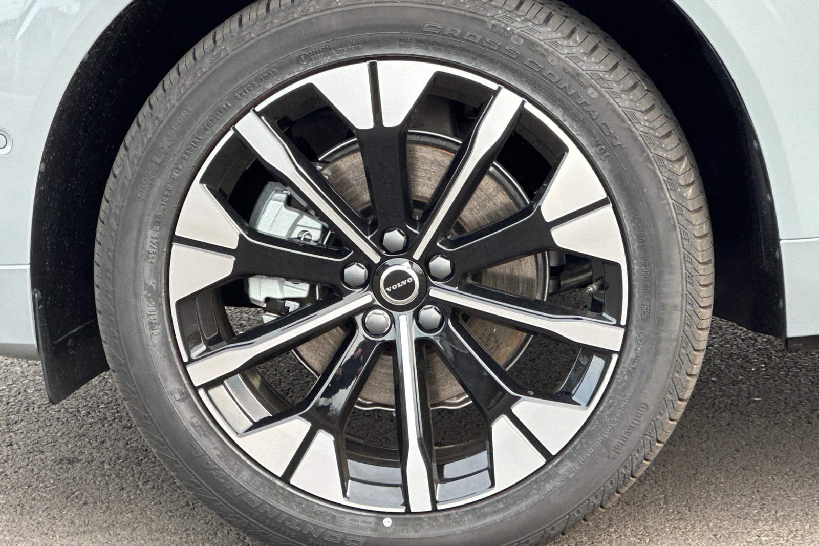 Used 2026 Volvo XC60 B5 Plus w/ Protection Package Premier AWD/4WD image 24