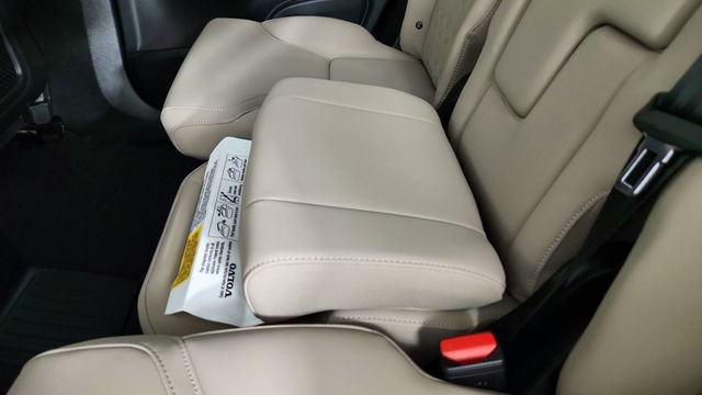 New 2026 Volvo XC90 T8 Plus w/ Protection Package AWD/4WD image 31