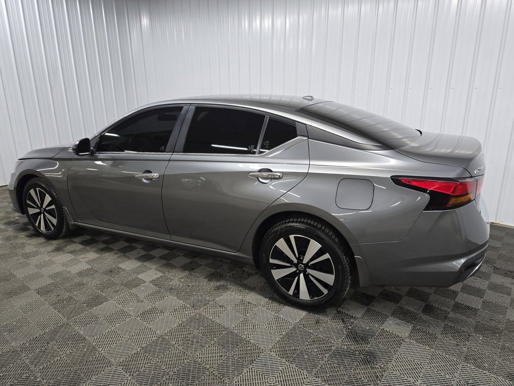 Used 2022 Nissan Altima 2.5 SV w/ SV Premium Package image 4