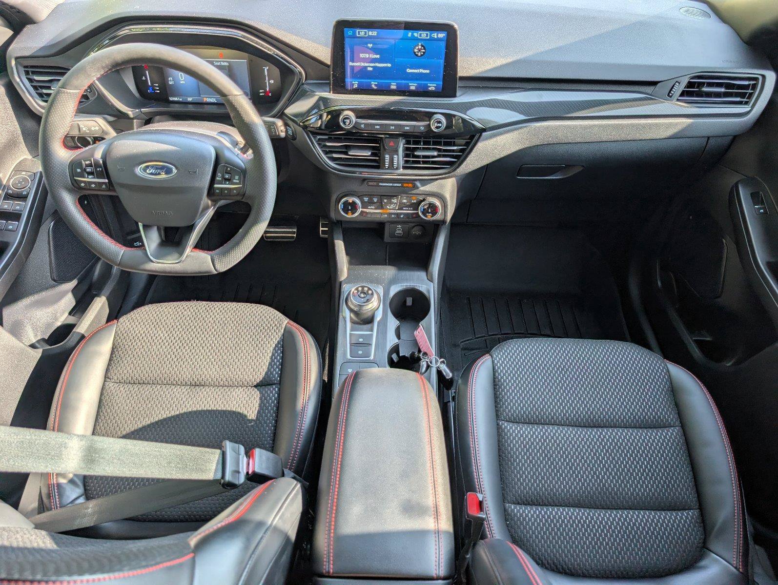 Used 2024 Ford Escape ST-Line w/ Cold Weather Package FWD image 33