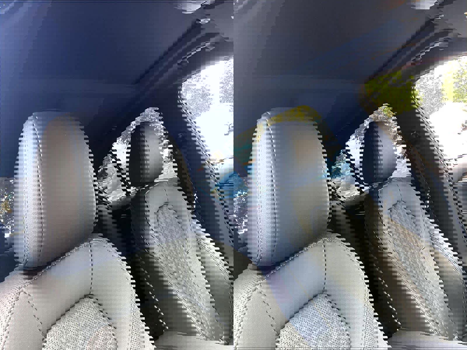 Used 2023 BMW 540i w/ M Sport Package image 23