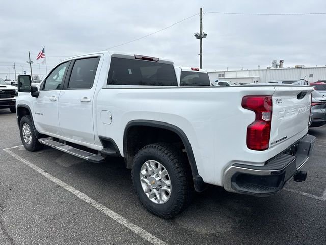 Used 2024 Chevrolet Silverado 2500 LT AWD/4WD image 3