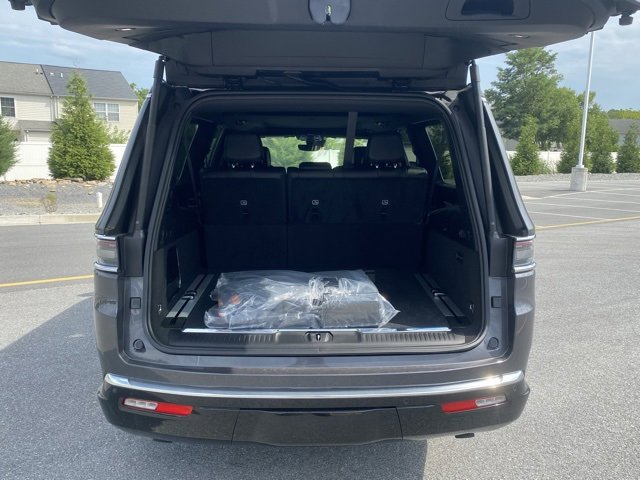 New 2024 Jeep Grand Wagoneer L 4WD w/ Rear Seat Video Group 1 image 7