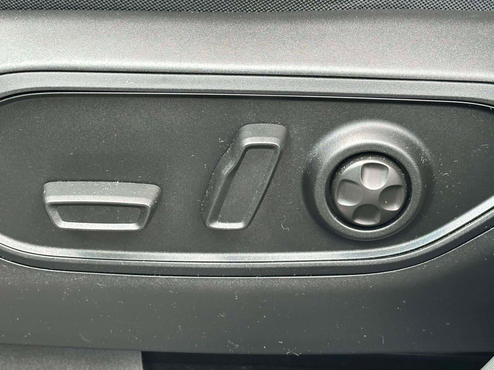 Used 2025 Jeep Grand Cherokee 4WD image 16