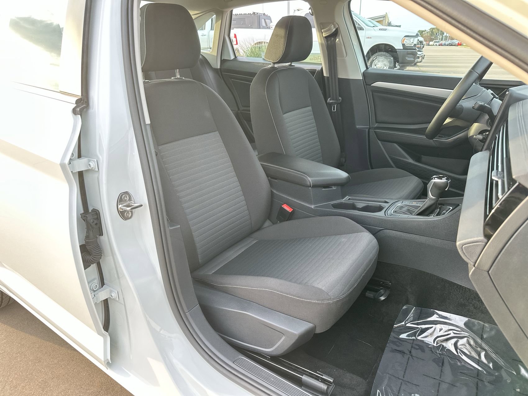 Used 2025 Volkswagen Jetta S FWD image 21