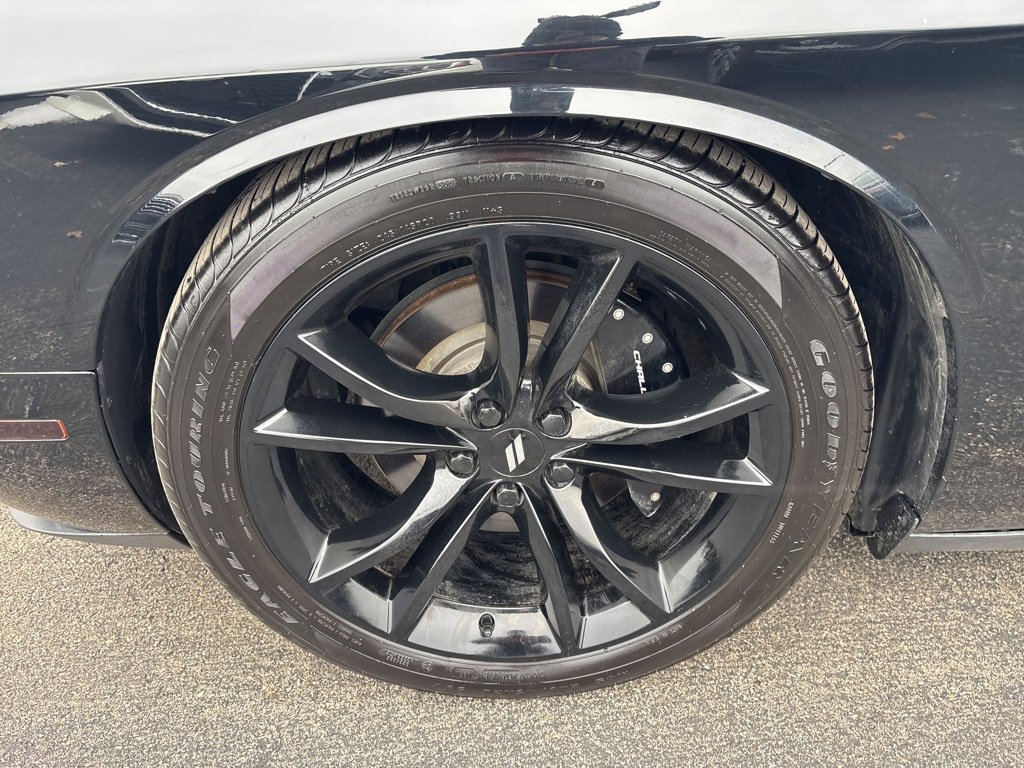Used 2017 Dodge Challenger R/T w/ Blacktop Package image 7