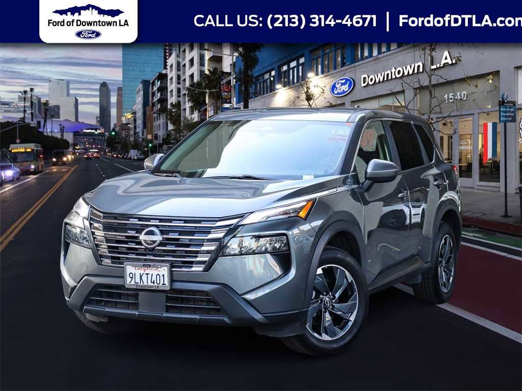 Used 2024 Nissan Rogue SV image 1