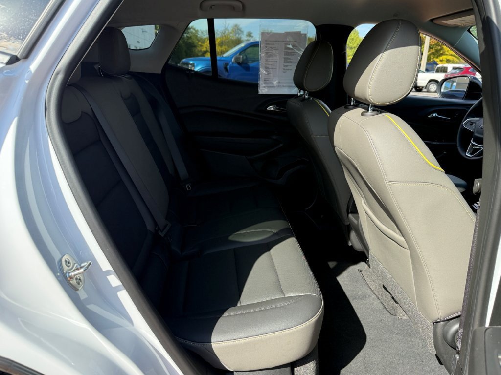 Used 2025 Chevrolet Trax ACTIV w/ Driver Confidence Package FWD image 19