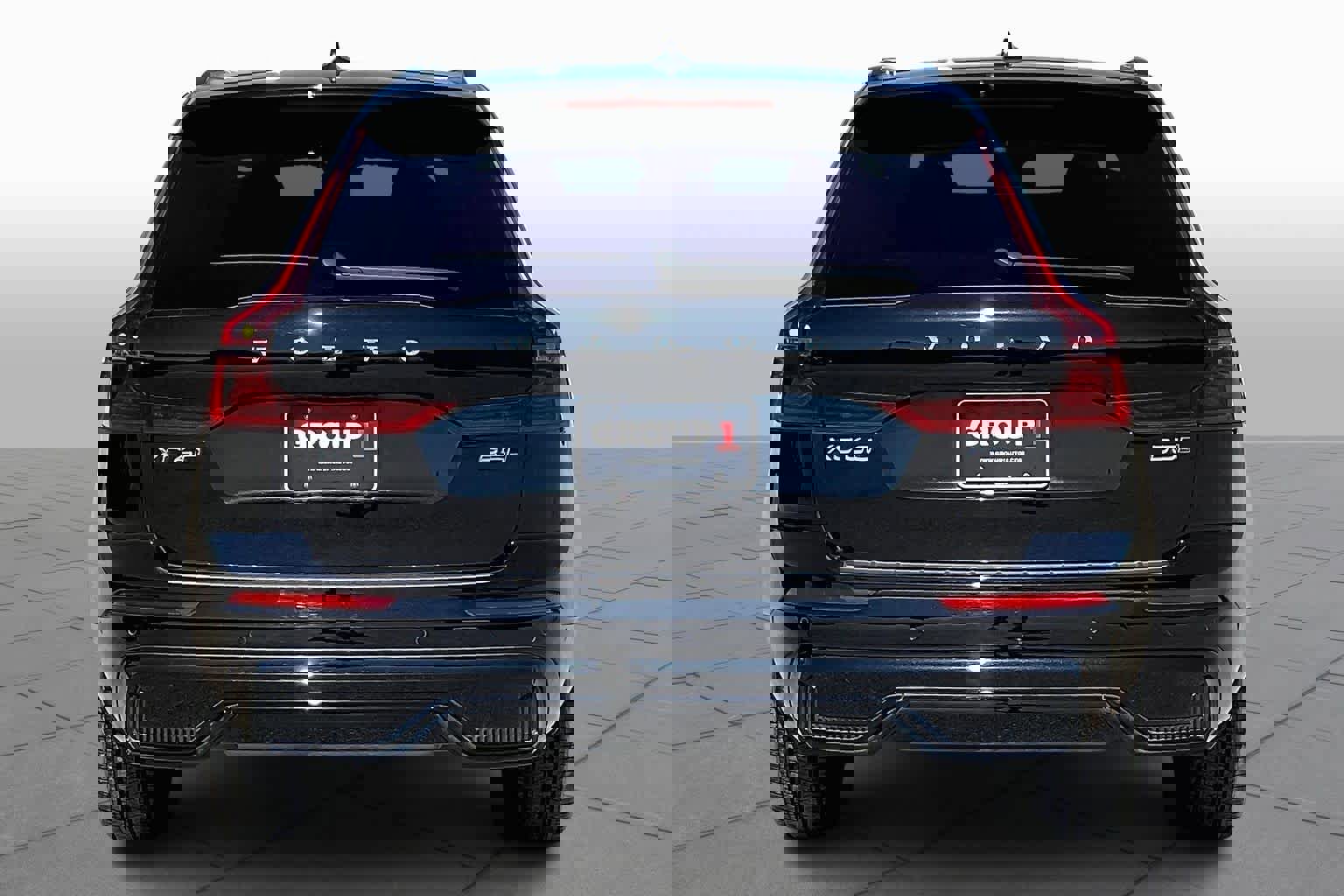 Used 2026 Volvo XC60 B5 Ultra w/ Protection Package Premier image 5