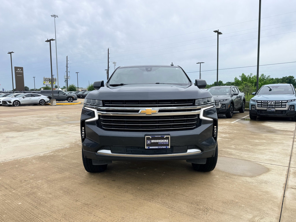Used 2022 Chevrolet Suburban LT RWD image 2