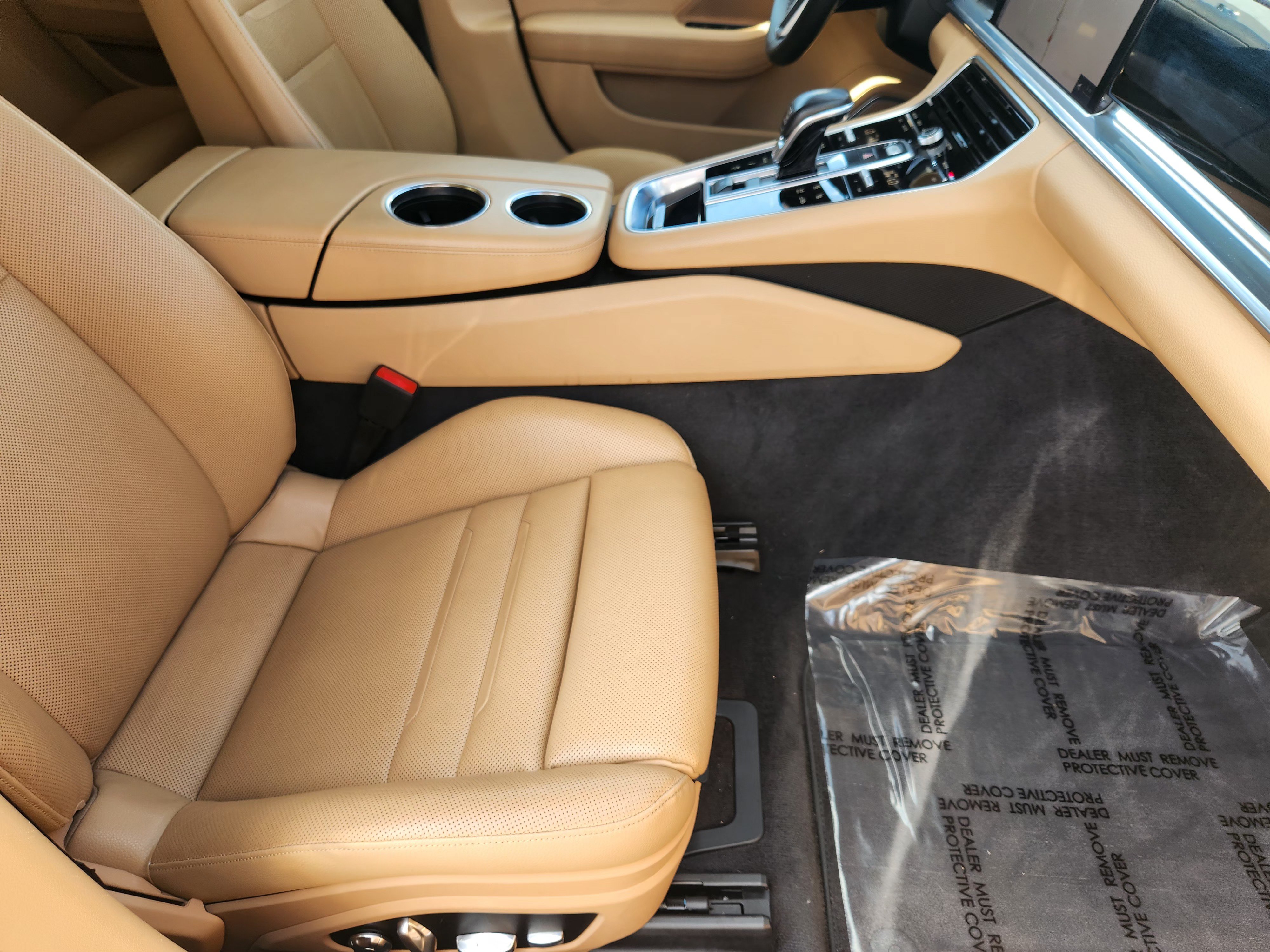Used 2018 Porsche Panamera 4 AWD/4WD image 14