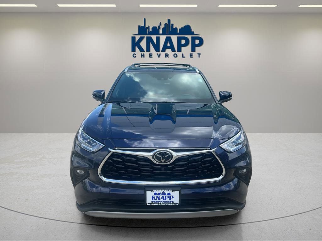 Used 2025 Toyota Highlander Platinum image 19