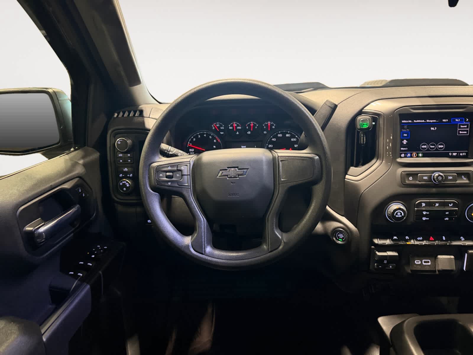 Used 2025 Chevrolet Silverado 1500 Custom Trail Boss w/ Turbomax Blackout Package AWD/4WD image 13