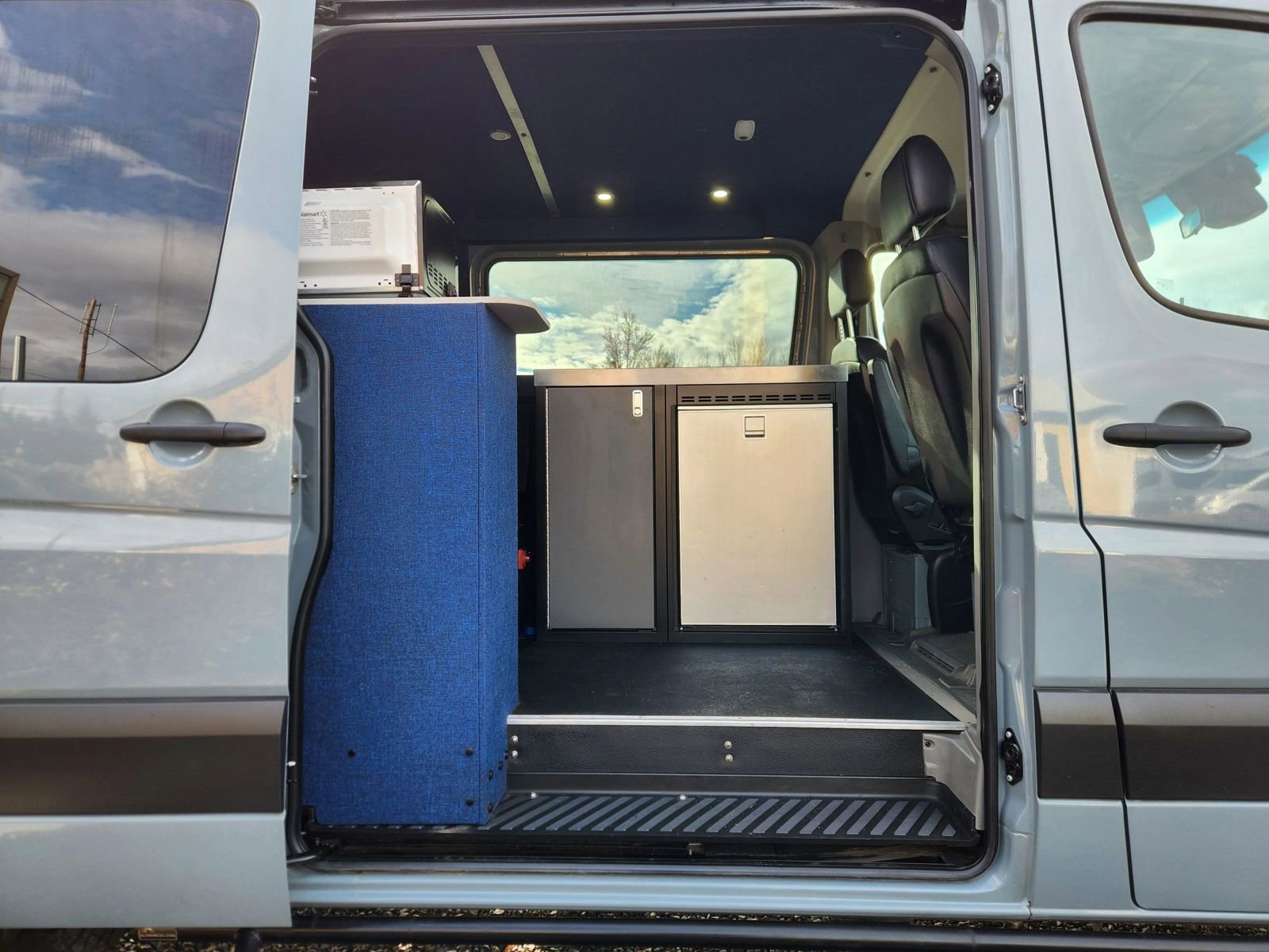 Used 2017 Mercedes-Benz Sprinter 2500 image 2