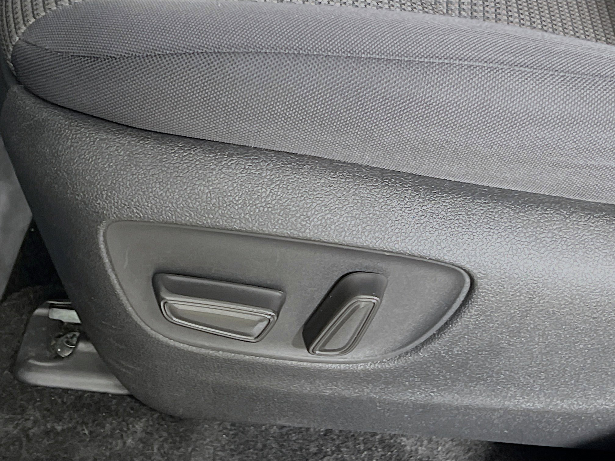 Used 2024 Toyota Highlander LE image 16