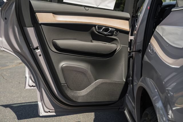 New 2027 Volvo XC90 B6 Plus AWD/4WD image 39
