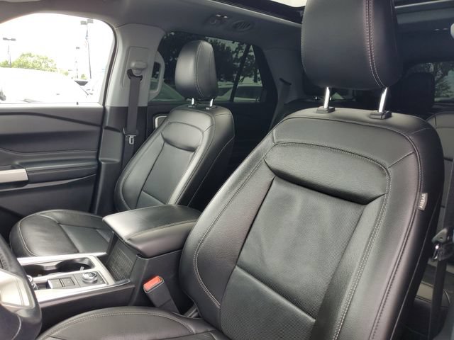 Certified 2022 Ford Explorer Limited w/ Equipment Group 301A AWD/4WD image 16
