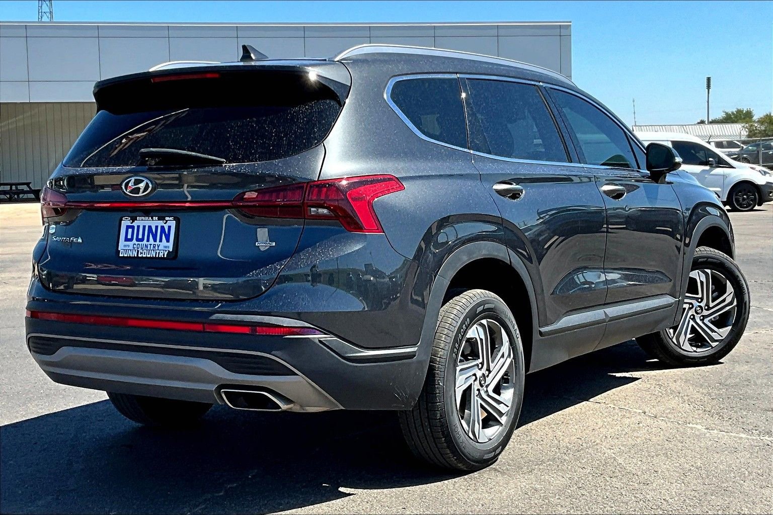 Used 2023 Hyundai Santa Fe SEL image 2
