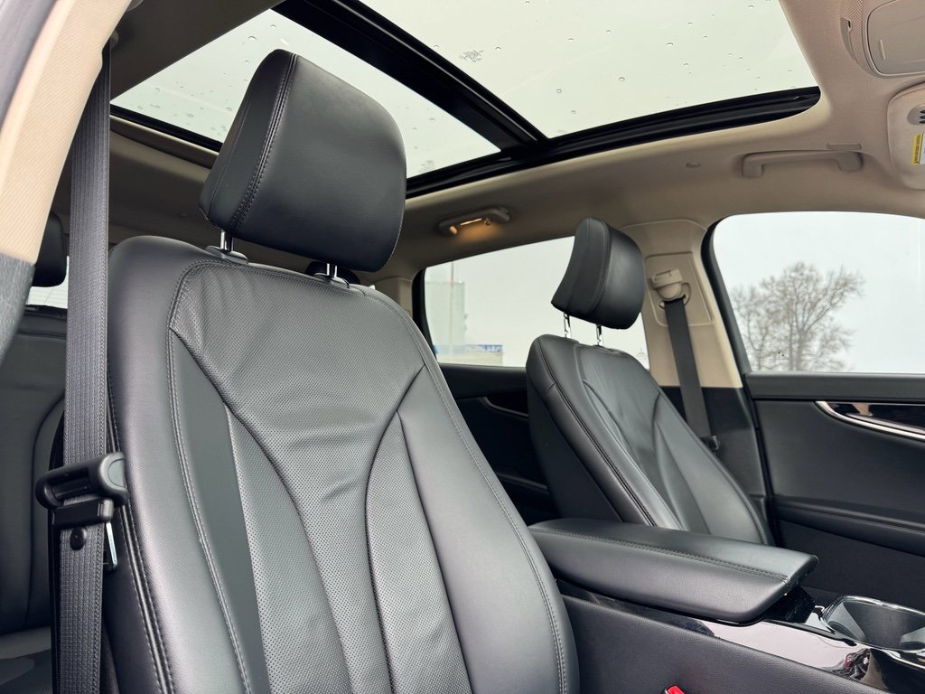 Used 2022 Lincoln Nautilus Reserve AWD/4WD image 16