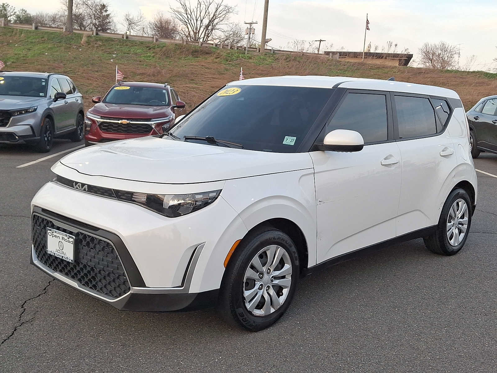 Used 2023 Kia Soul LX FWD image 3
