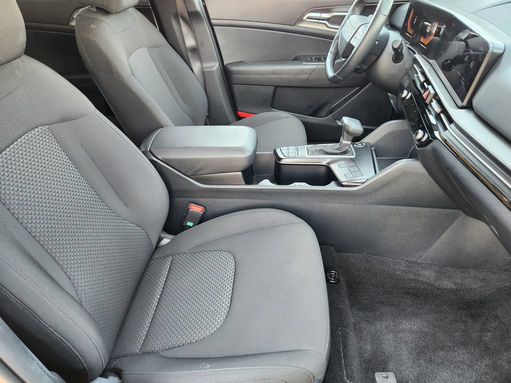 Used 2026 Kia Sportage LX FWD image 14