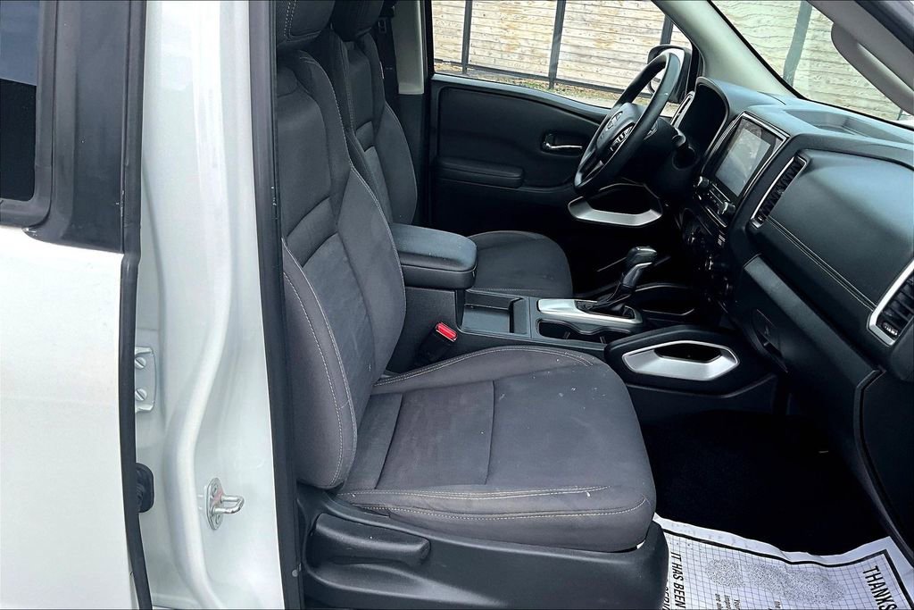 Used 2022 Nissan Frontier SV image 5