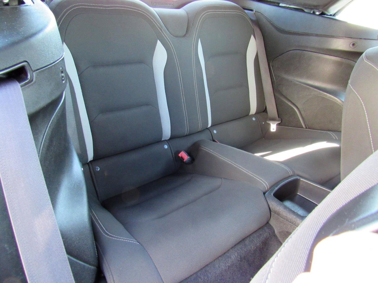 Used 2020 Chevrolet Camaro LT RWD image 23