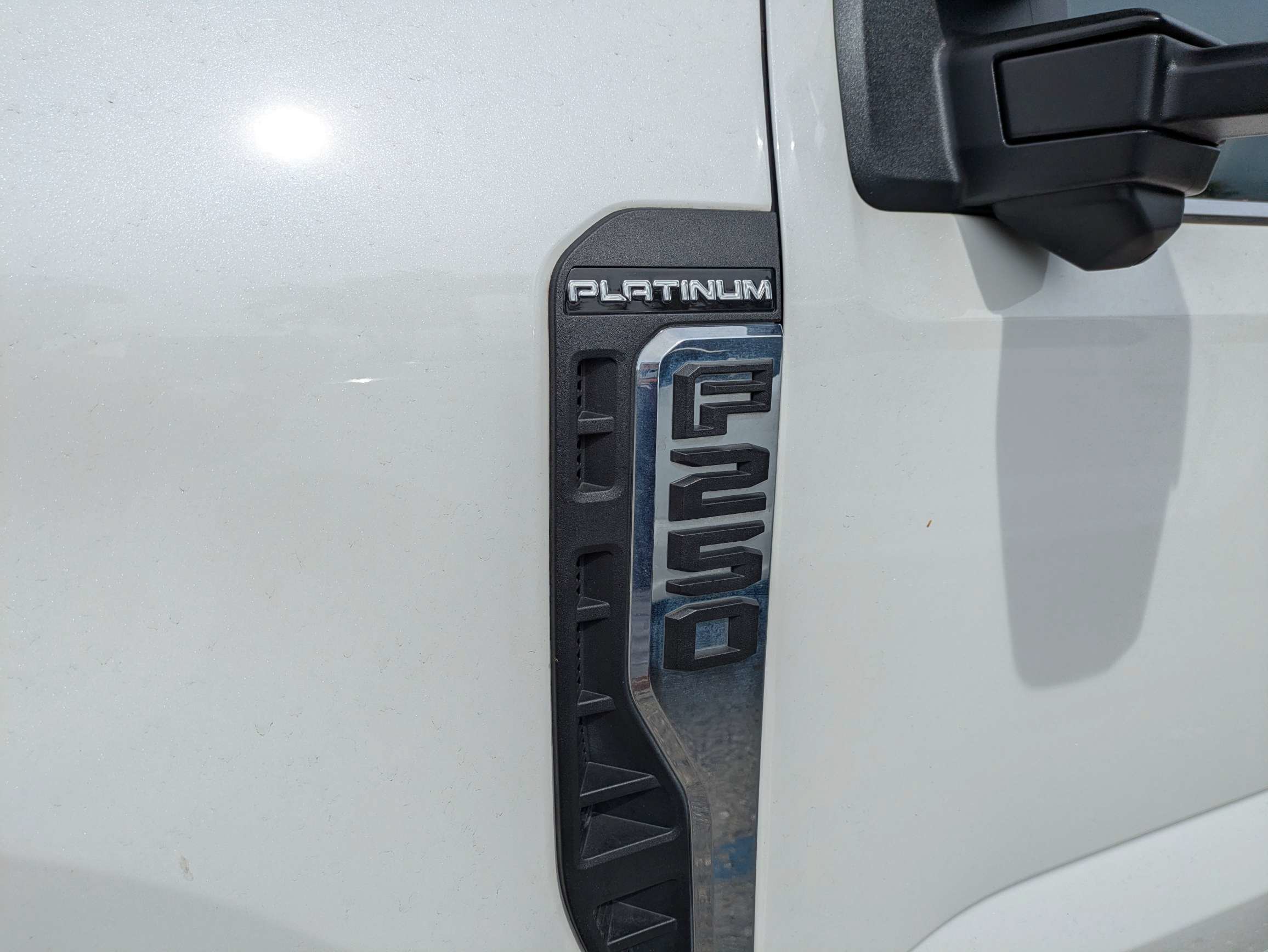 Used 2023 Ford F250 Platinum AWD/4WD image 3