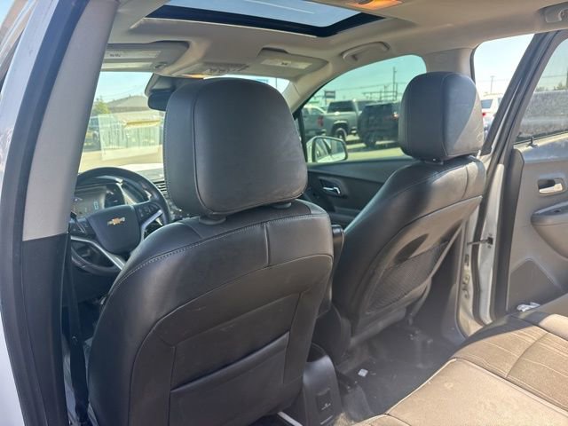 Used 2016 Chevrolet Trax LT w/ LT Sun and Sound Package FWD image 27