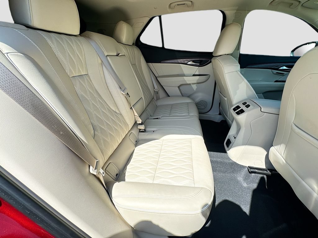 Used 2021 Buick Envision Avenir FWD image 35