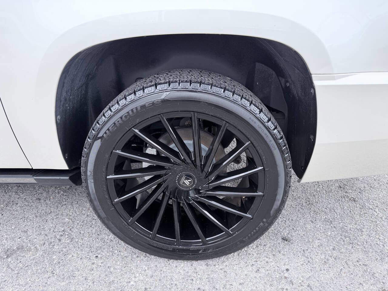 Used 2013 Cadillac Escalade ESV Platinum image 8