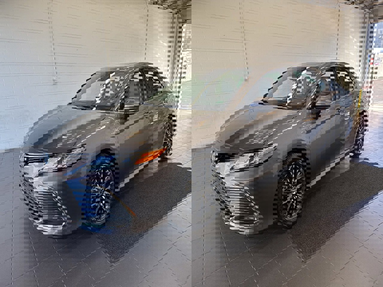 Certified 2021 Toyota Camry XLE w/ Navigation Upgrade Package image 4