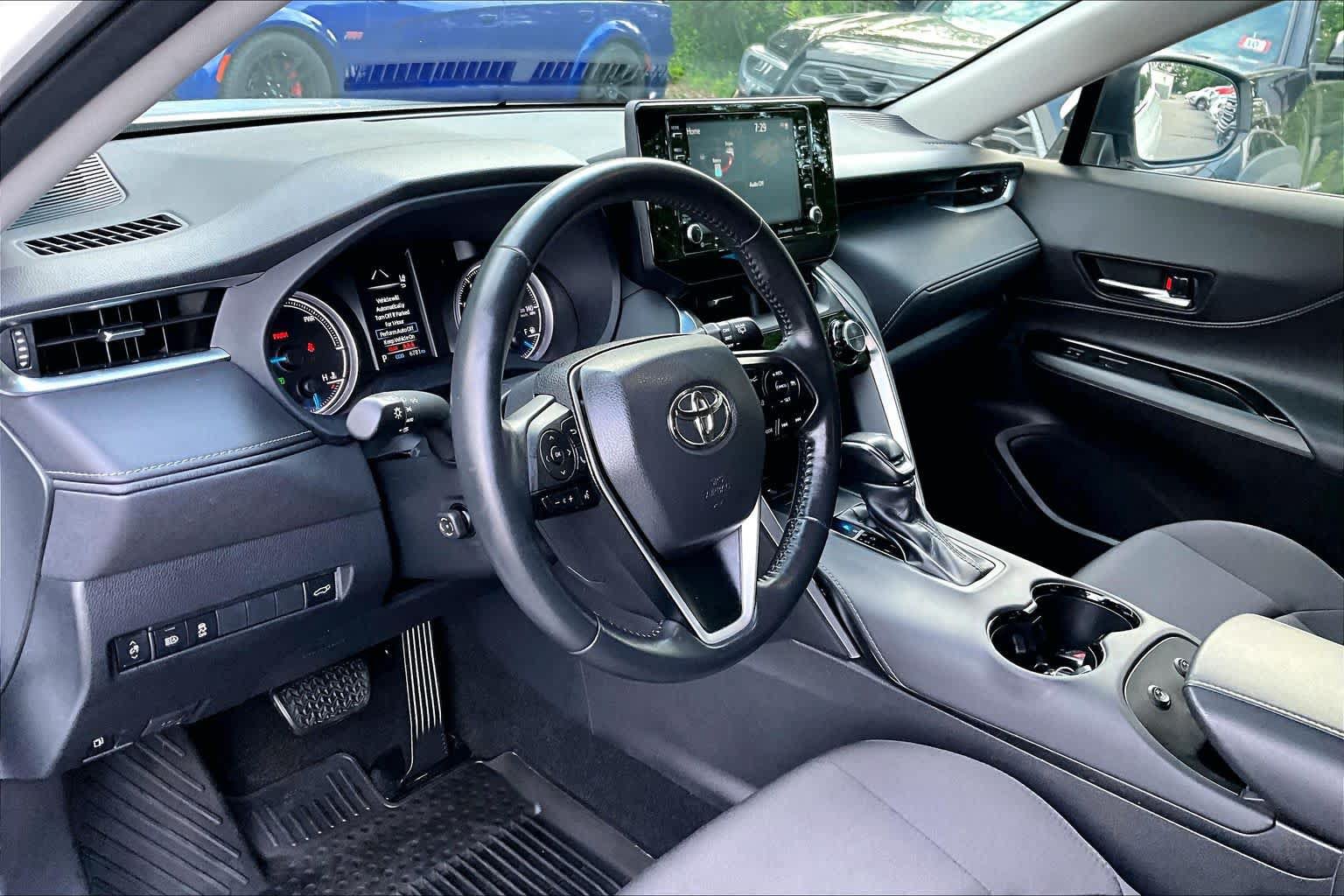 Used 2021 Toyota Venza AWD/4WD image 16
