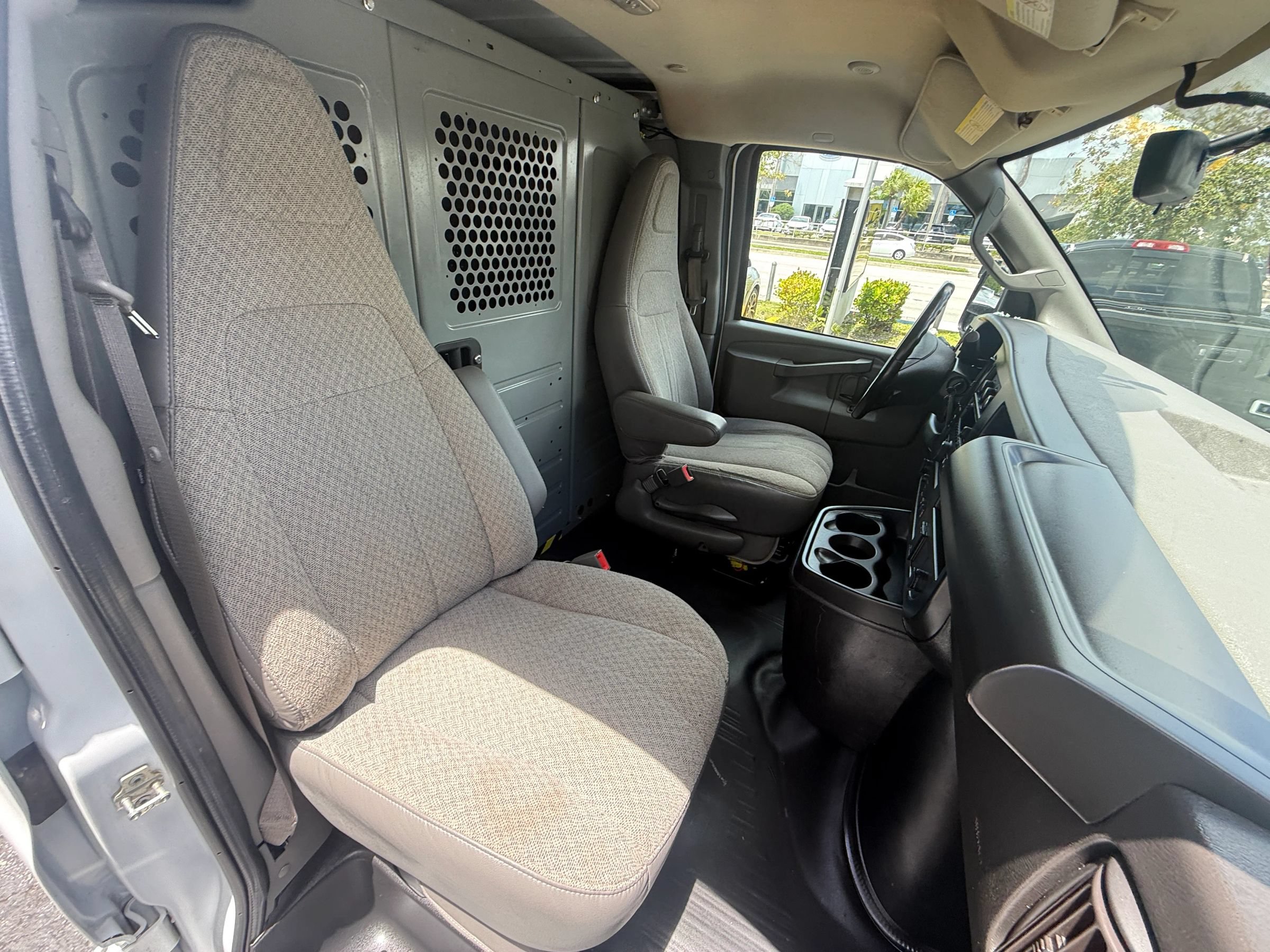 Used 2022 Chevrolet Express 2500 w/ Driver Convenience Package RWD image 13