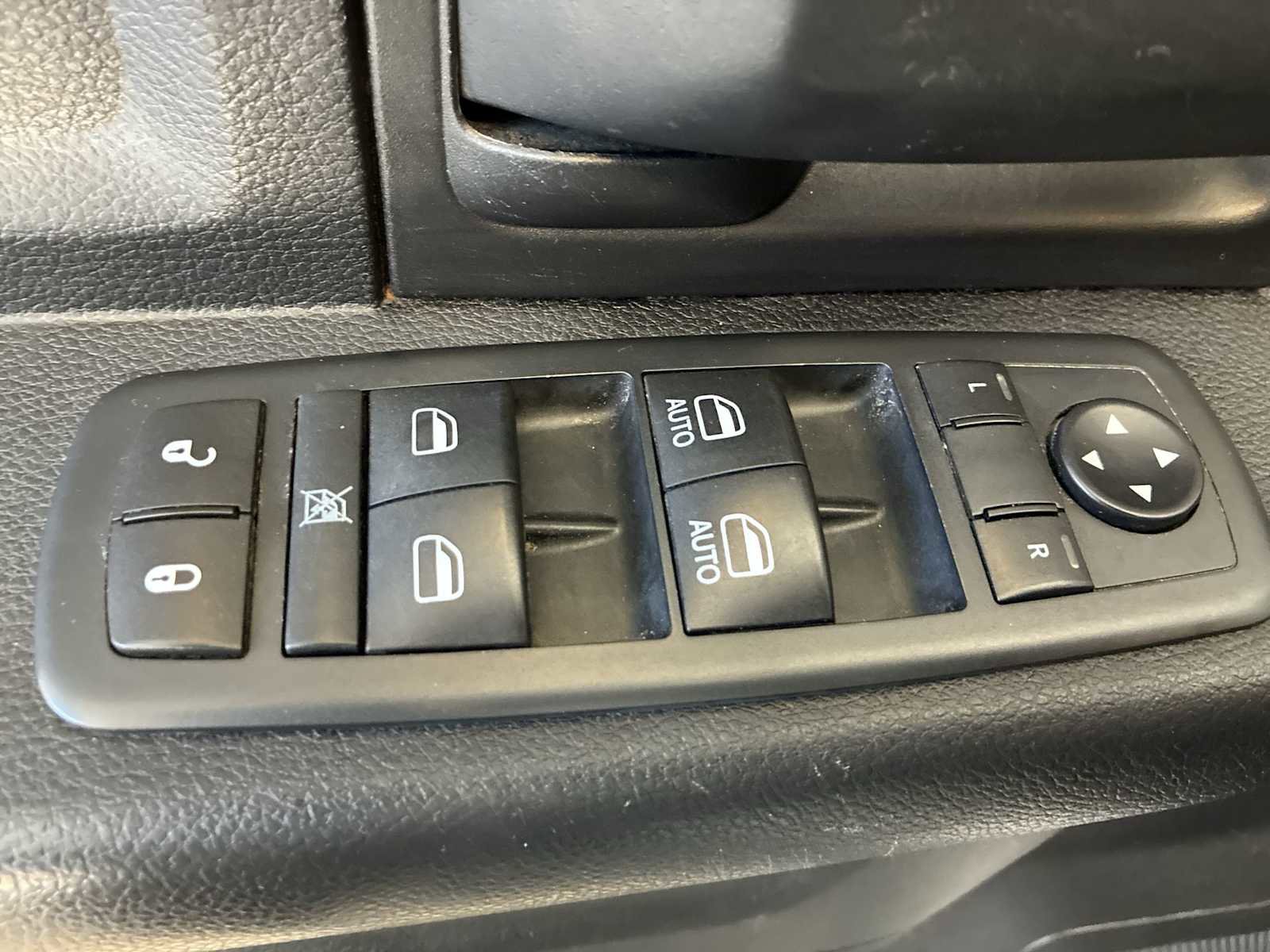 Used 2016 RAM 2500 Tradesman w/ Chrome Appearance Group image 15