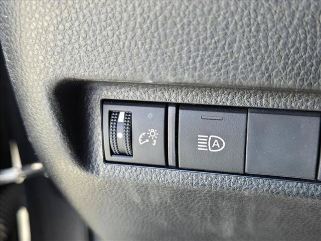 Used 2019 Toyota RAV4 XSE AWD/4WD image 10