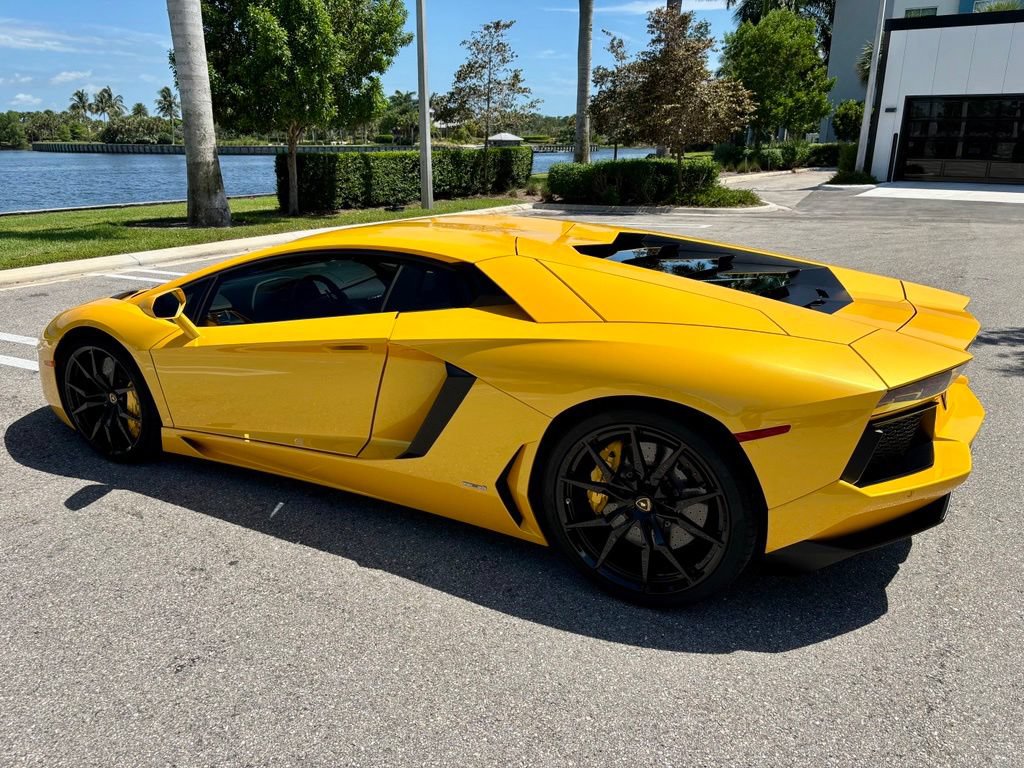 Used 2013 Lamborghini Aventador LP 700-4 AWD/4WD image 9