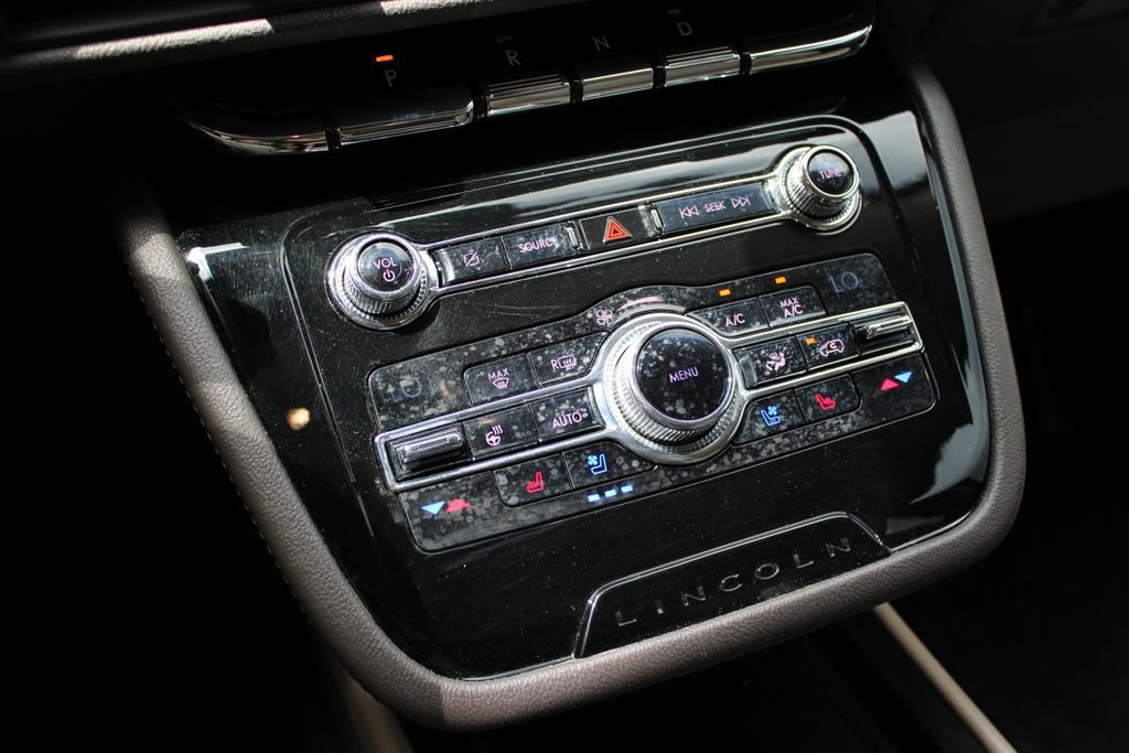 Used 2020 Lincoln Corsair AWD w/ Premium Package image 23