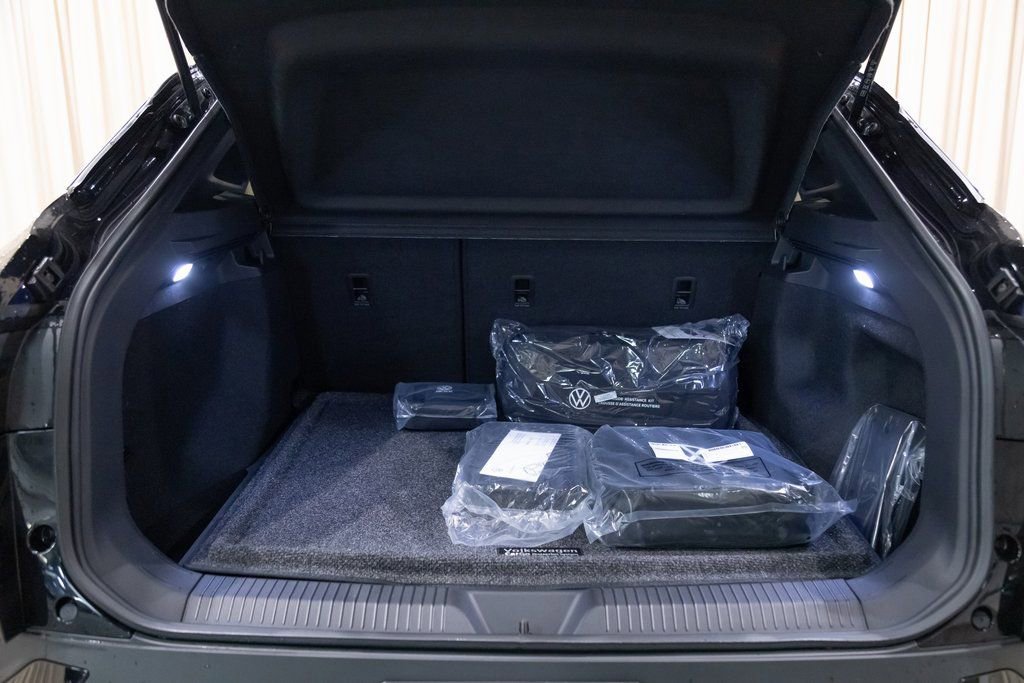 New 2025 Volkswagen ID.4 Pro AWD/4WD image 22