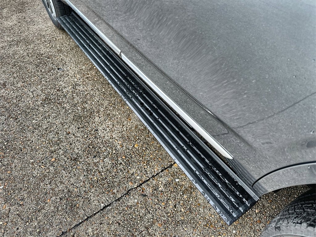 New 2026 GMC Yukon Denali w/ Sun & Power Step Package image 13