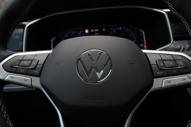 New 2025 Volkswagen Taos SEL image 15