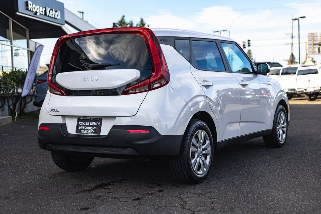 Used 2022 Kia Soul LX FWD image 8