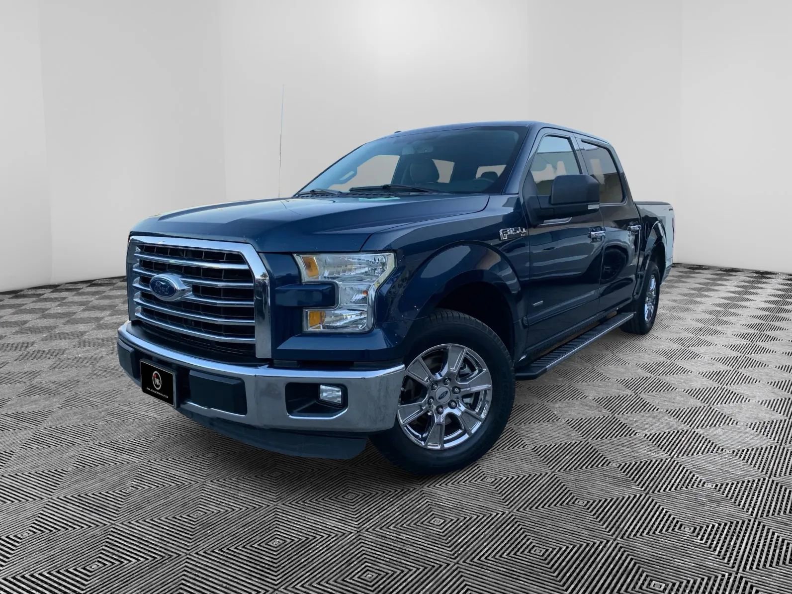 Used 2015 Ford F150 XLT w/ Equipment Group 302A Luxury image 2